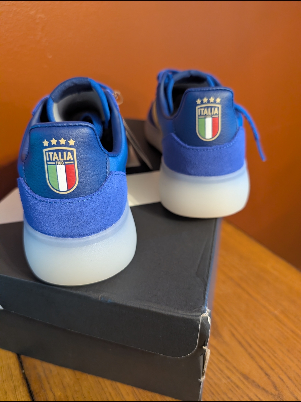 Adidas Italia  FIFA  Barreda Size 6.5 Women's World Cup ⚽